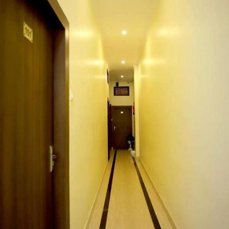 Hotel Blue Star Varanasi Bagian luar foto