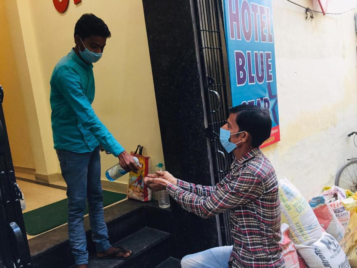 Hotel Blue Star Varanasi Bagian luar foto