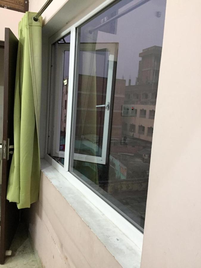 Hotel Blue Star Varanasi Bagian luar foto