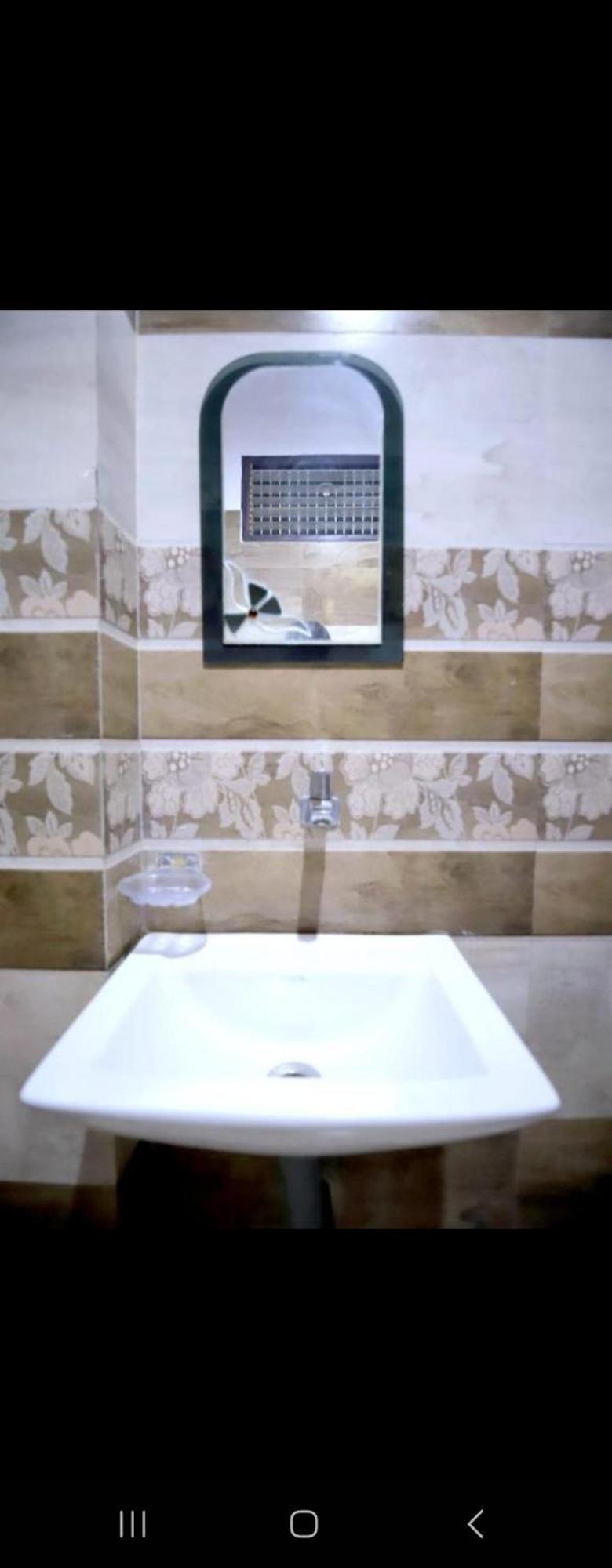 Hotel Blue Star Varanasi Bagian luar foto
