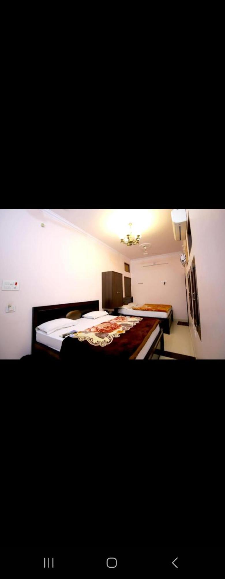 Hotel Blue Star Varanasi Bagian luar foto