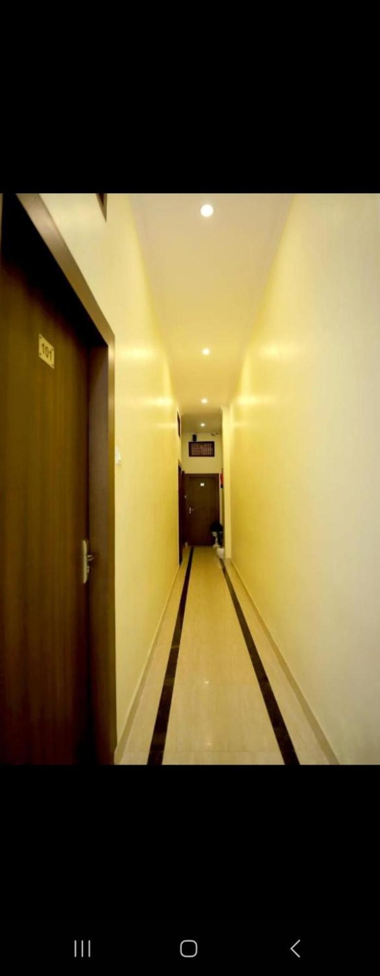 Hotel Blue Star Varanasi Bagian luar foto
